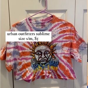 urban outfitters cropped tee - size S/M
